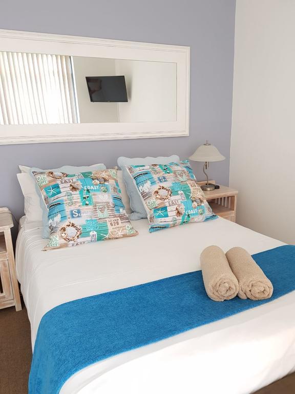 Point Village Accommodation - Santos 7 Мозел Бей Екстериор снимка